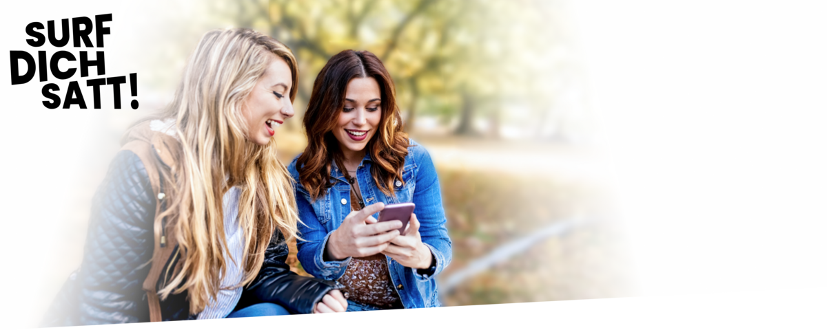 Freunde, die feiern und Spaß haben, während sie ein Selfie machen